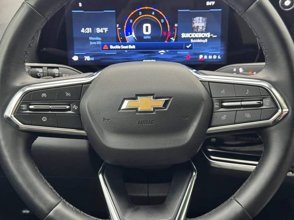 Used 2025 Summit White Chevrolet LT image 6