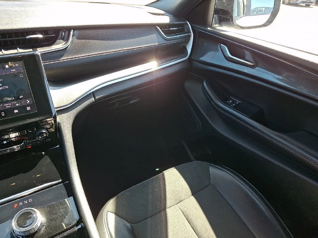 Used 2023 Bright White Clearcoat Jeep Altitude image 17