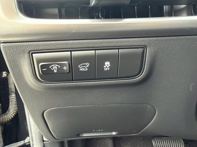 Used 2025 Black Hyundai SEL image 17