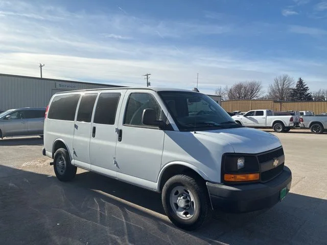 2016 Chevrolet Express Passenger LS - Photo 6