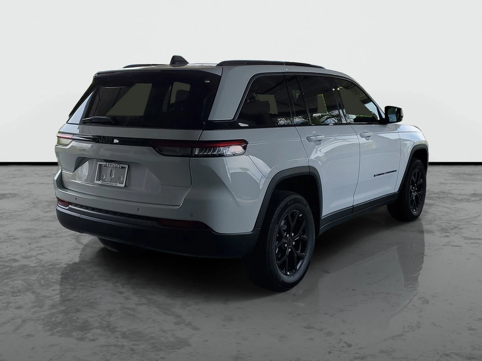 New 2026 Bright White Clear-Coat Exterior Paint Jeep Laredo Altitude image 1