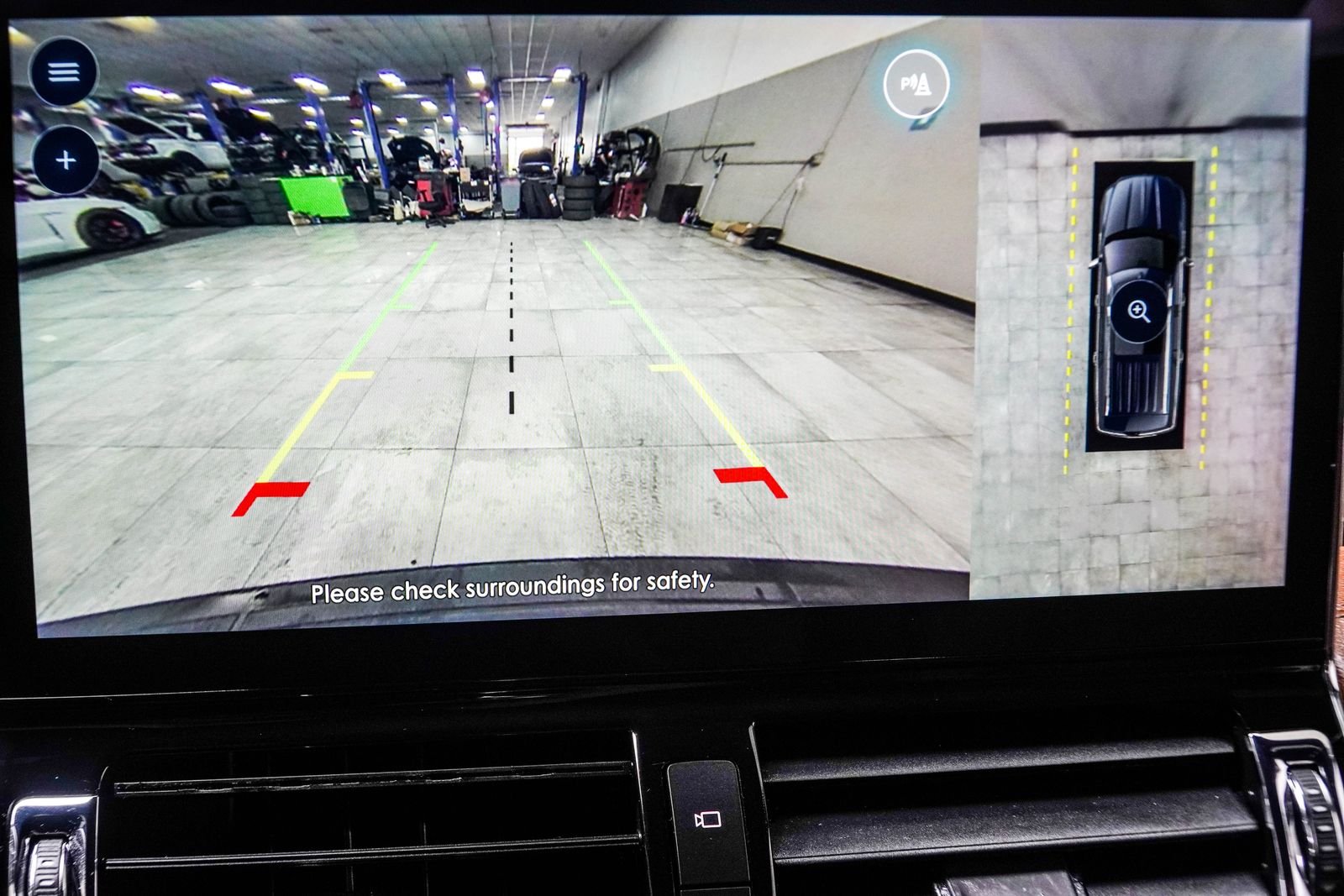 Used 2023 White Lincoln Reserve image 30