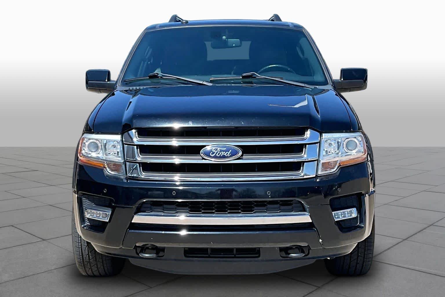 Used 2017 Shadow Black Ford Limited image 4
