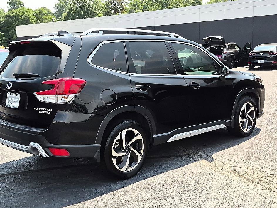 Used 2022 Crystal Black Silica Subaru Touring image 8
