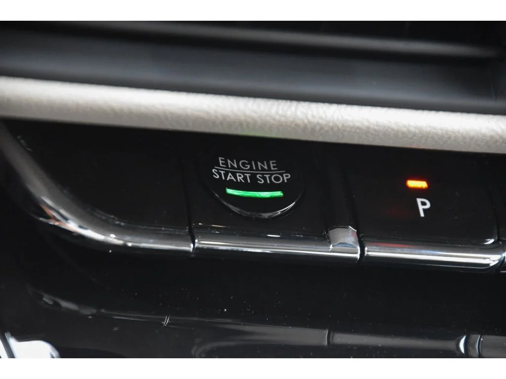 Used 2025 Infinite Black Metallic Clearcoat Lincoln Premiere image 30