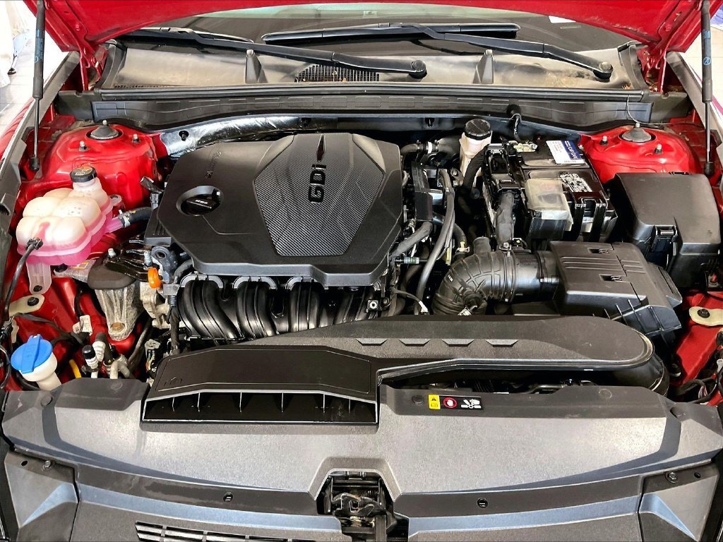 Used 2022 Red Hyundai SE image 33