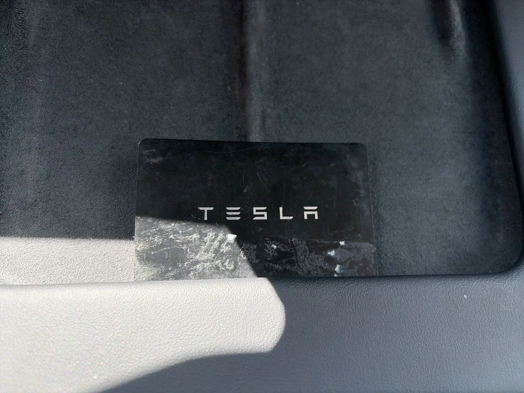 2024 Tesla Model Y Long Range - Photo 22