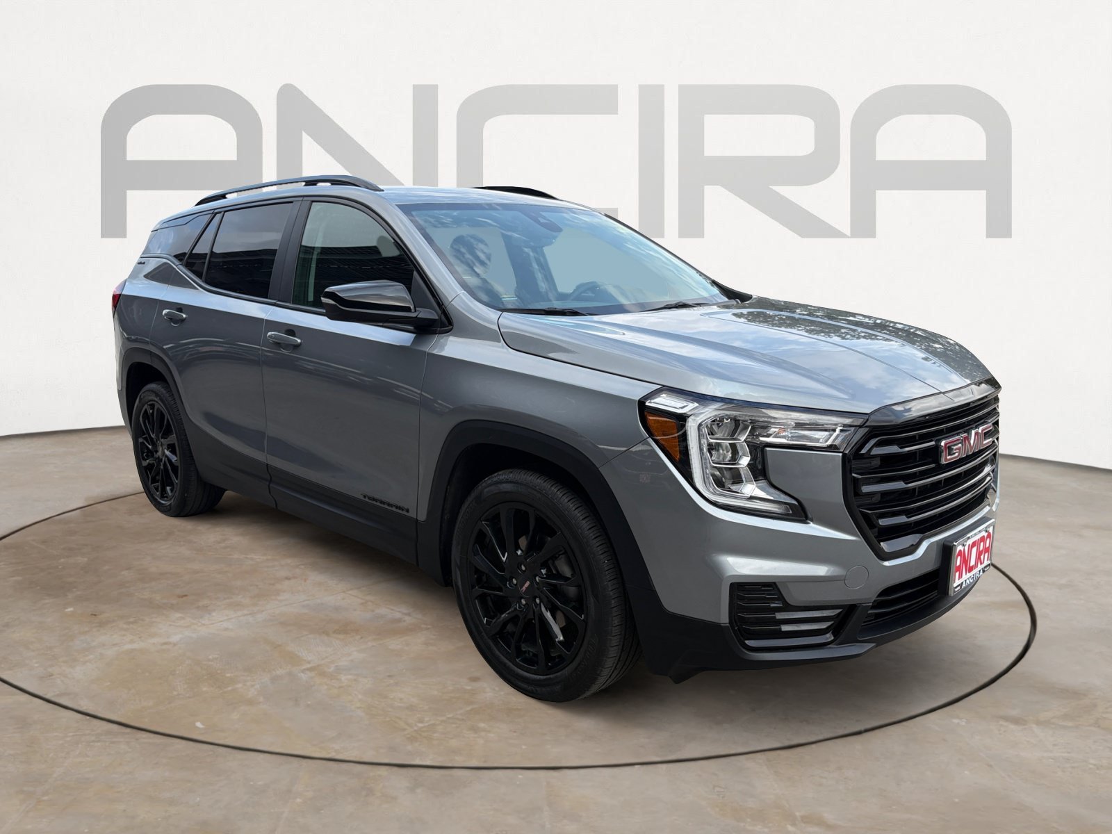 Used 2024 Sterling Metallic GMC SLE image 6