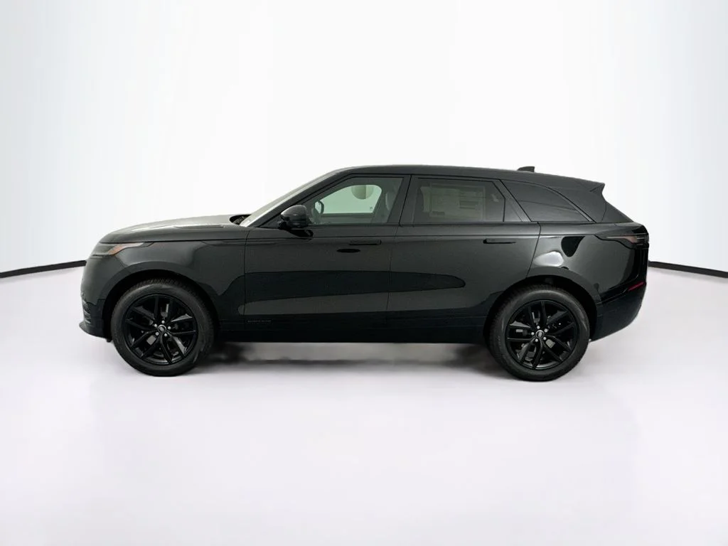 New 2026 Santorini Black Land Rover Belgravia Edition image 8