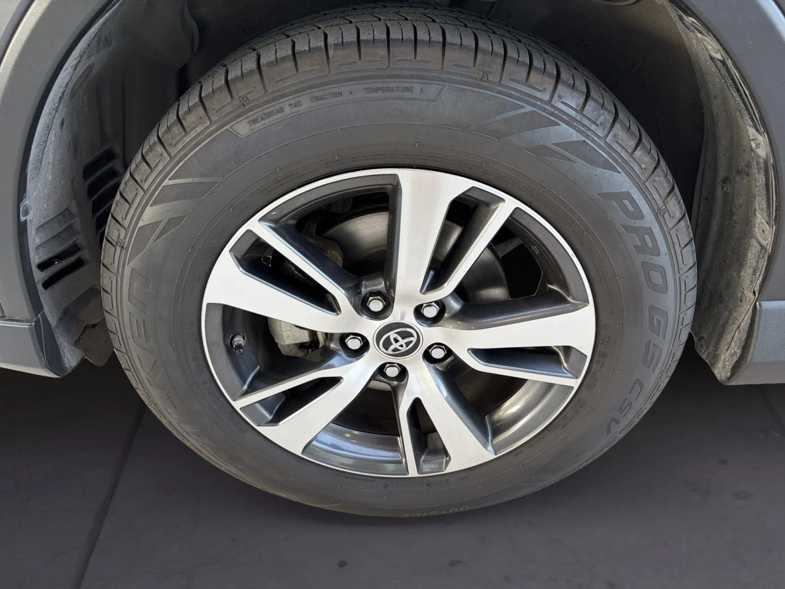 Used 2018 Magnetic Gray Metallic Toyota XLE image 14