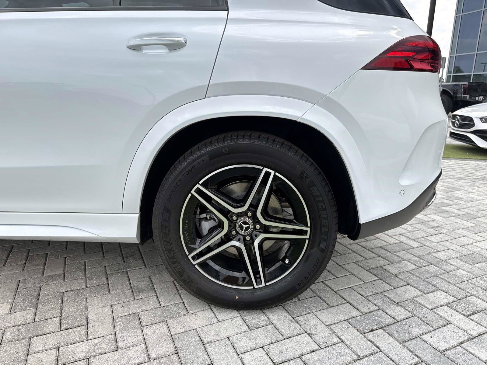 New 2026 Moonlight White Mercedes-Benz 350 4MATIC® SUV image 11