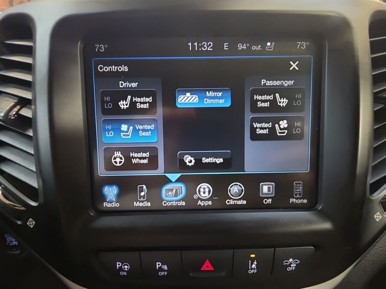 Used 2015 Silver Jeep Limited image 28