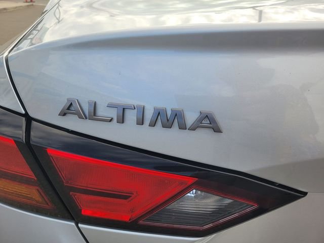 Used 2024 Silver Nissan 2.5 SV image 10