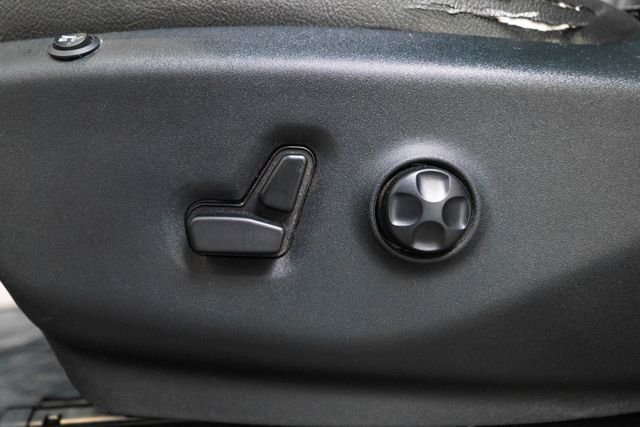 Used 2017 Silver Chrysler Touring image 19