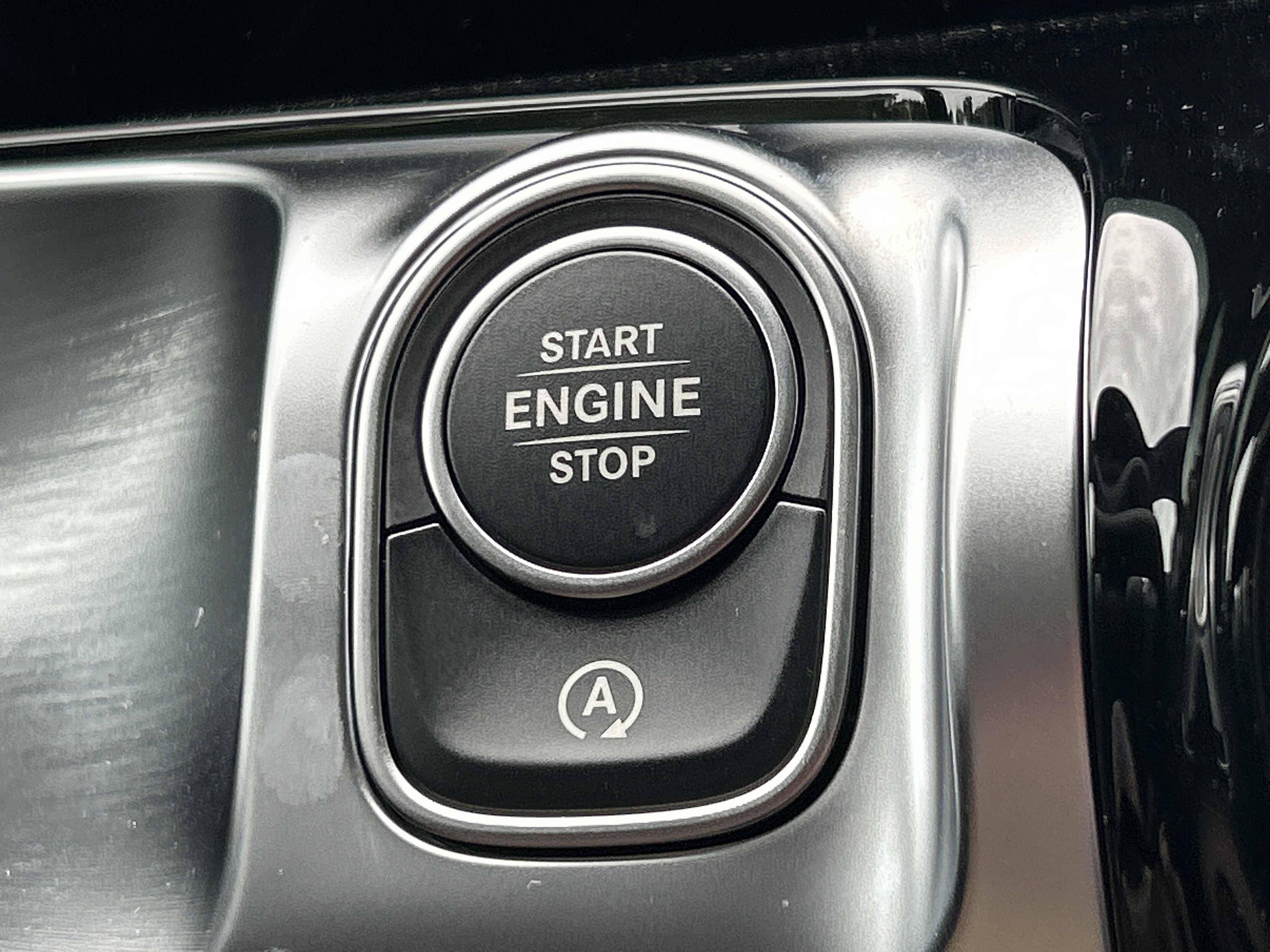 New 2026 Polar White Mercedes-Benz GLB 250 4MATIC® SUV image 35