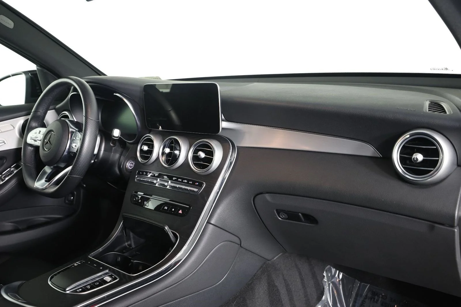 Used 2022 Black Mercedes-Benz GLC 300 image 25