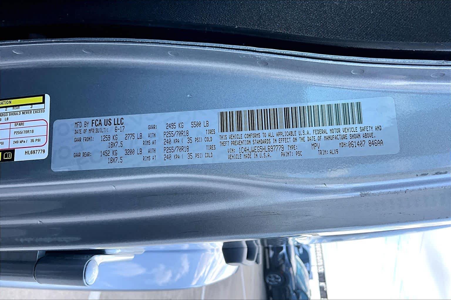 Used 2017 Billet Silver Metallic Clearcoat Jeep Sahara image 35