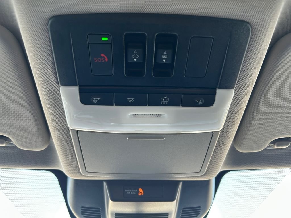 Used 2022 White Nissan SV image 29