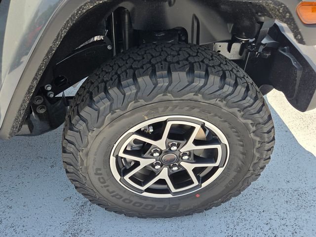 New 2026 Anvil Clear-Coat Exterior Paint Jeep Rubicon image 11