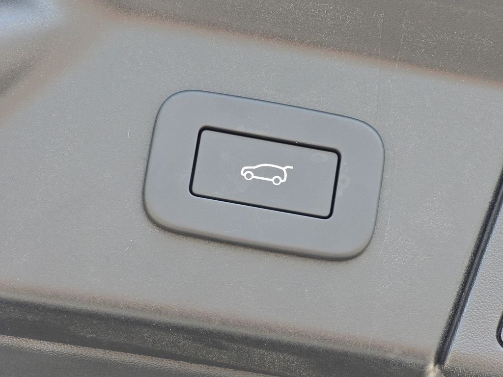 New 2026 Fuji White Land Rover Dynamic se image 29