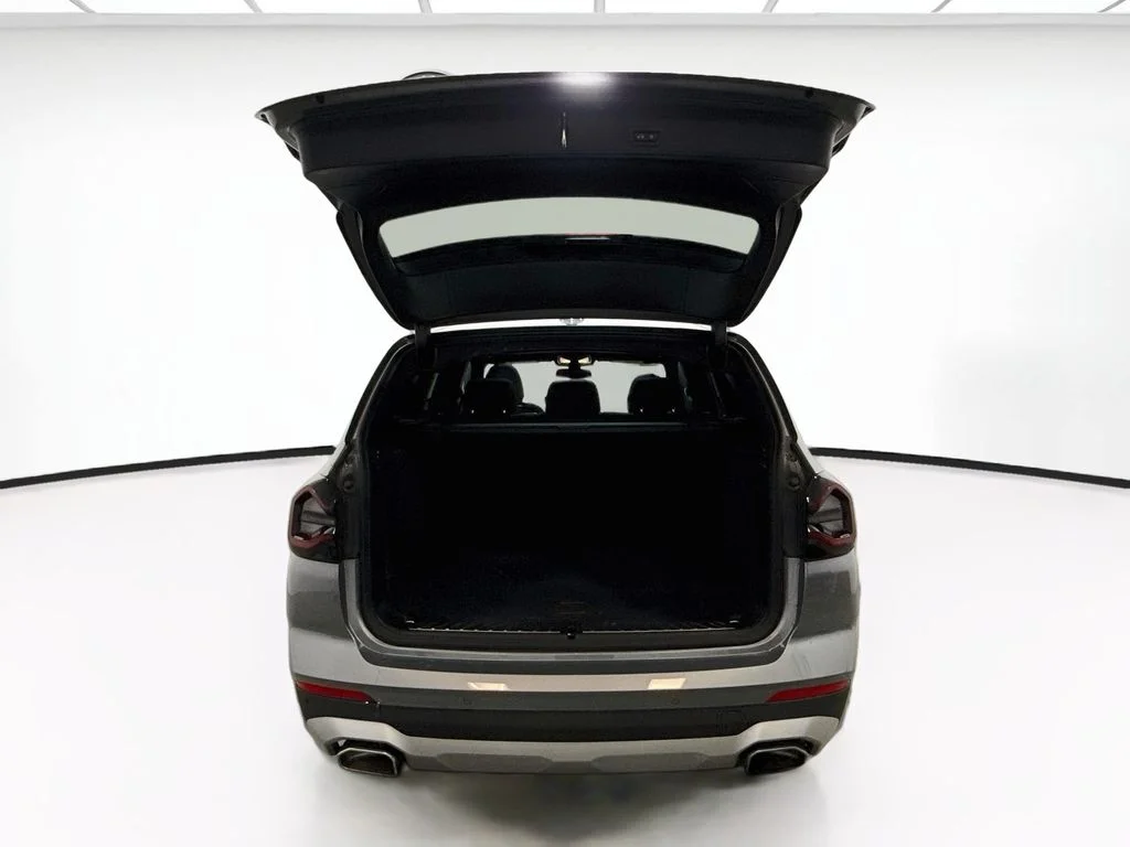 Used 2024 Gray BMW sDrive30i image 14