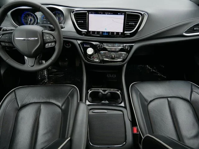 Used 2025 Diamond Black Chrysler Limited image 13