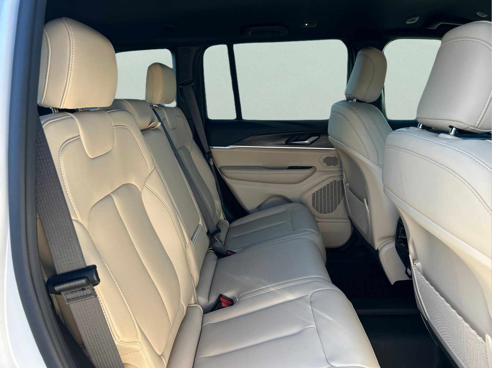 Used 2026 White Jeep Limited image 11