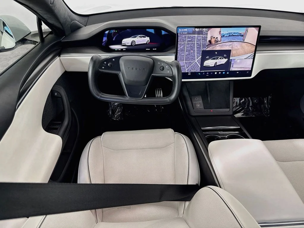 Used 2023 White Tesla Plaid image 23