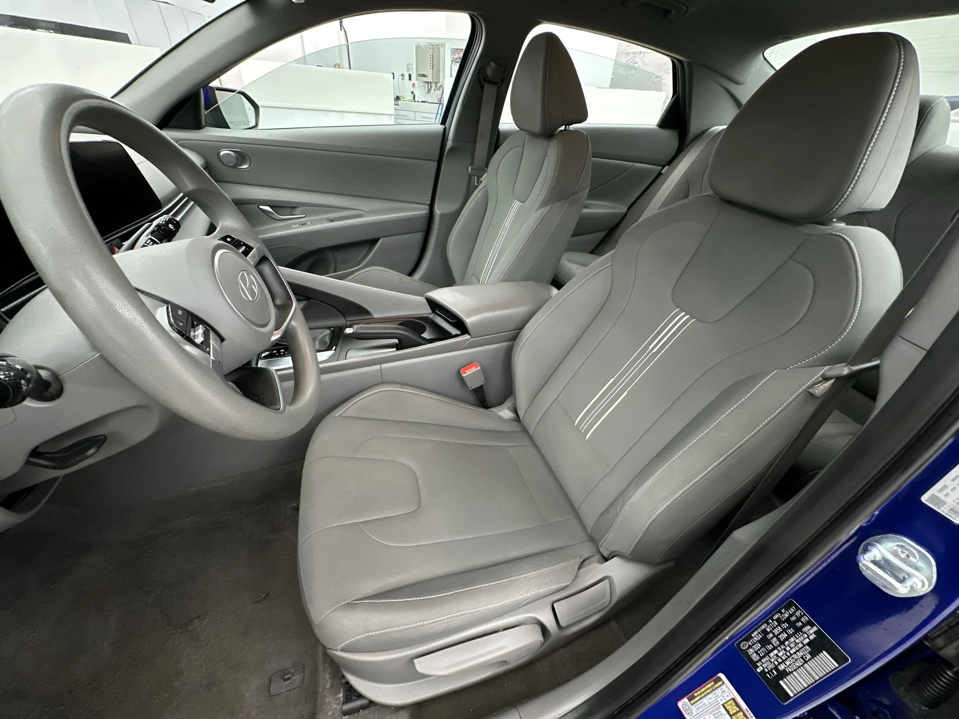 Used 2024 Blue Hyundai SEL image 9