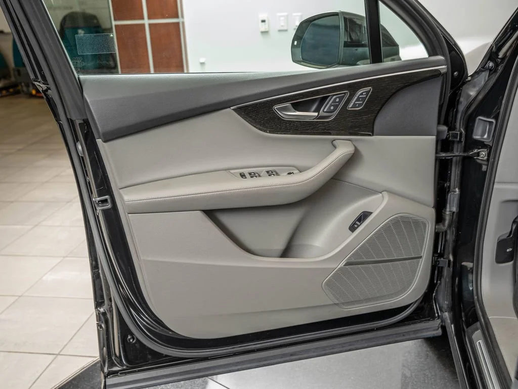 Used 2023 Mythos Black Metallic Audi 55 Premium Plus image 19