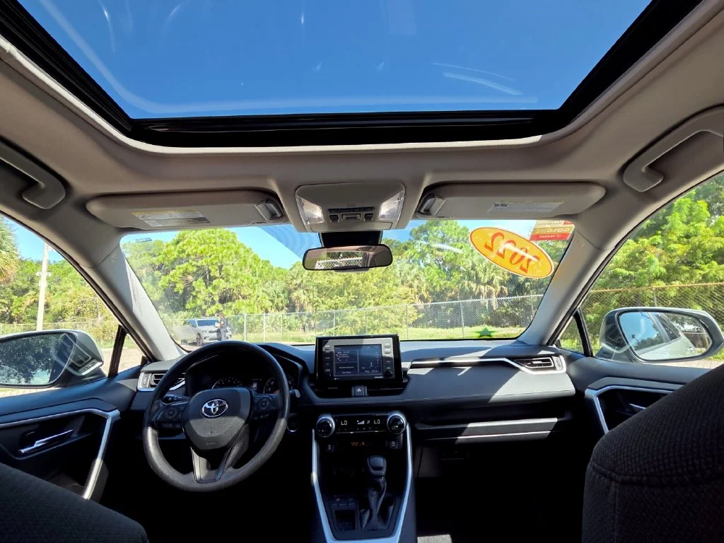 Used 2022 Gray Toyota XLE image 4