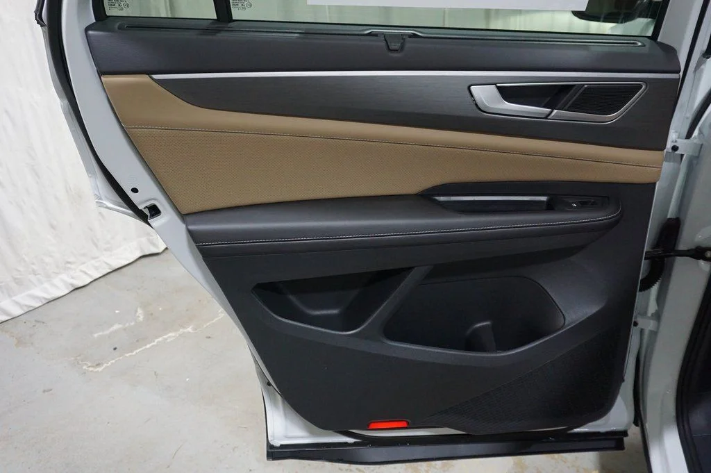 2025 Volkswagen Atlas Cross Sport SE w/Tech - Photo 27