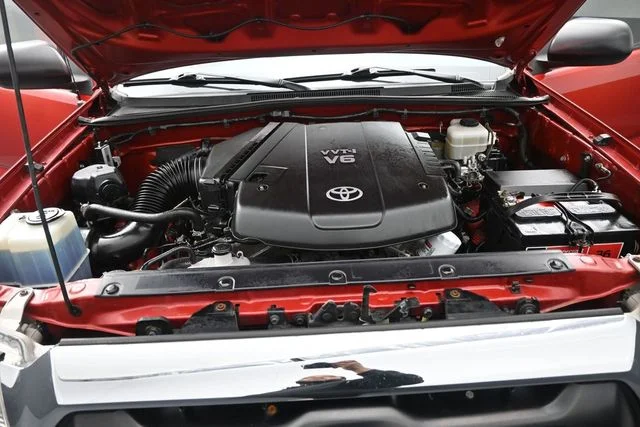 Used 2013 Red Toyota Base image 35