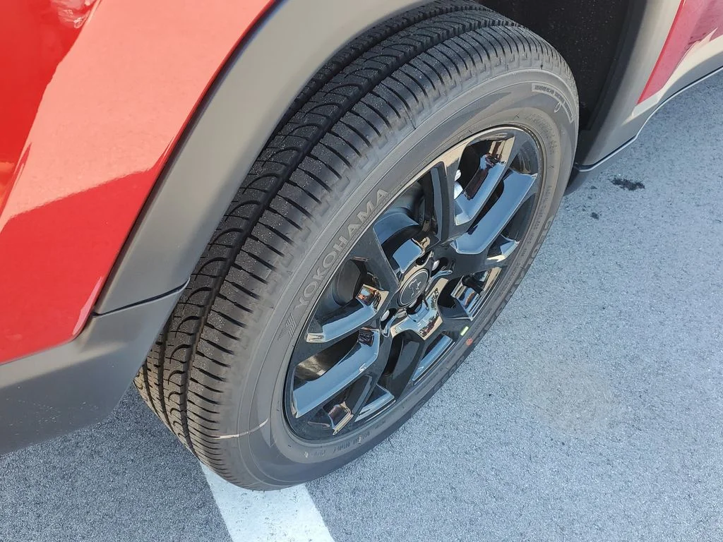 New 2026 Red Jeep Latitude image 5