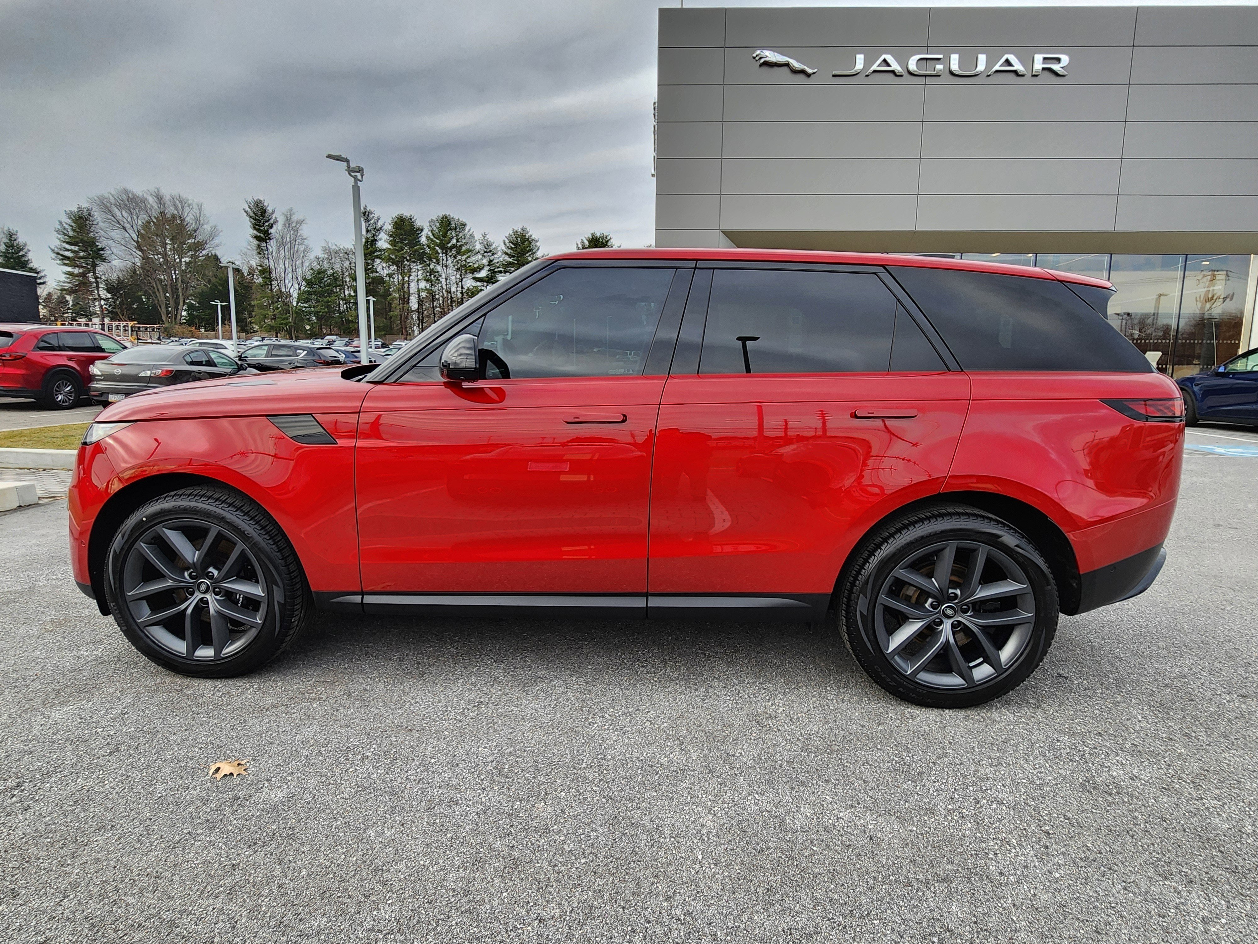 Used 2024 Firenze Red Metallic Land Rover SE image 5