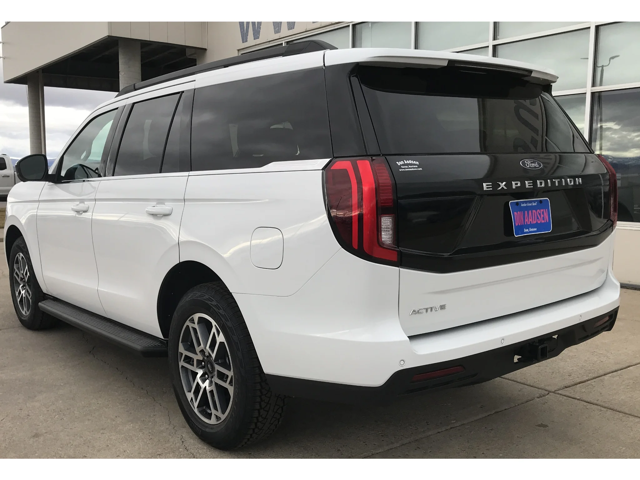 2026 Ford Expedition Active - Photo 8