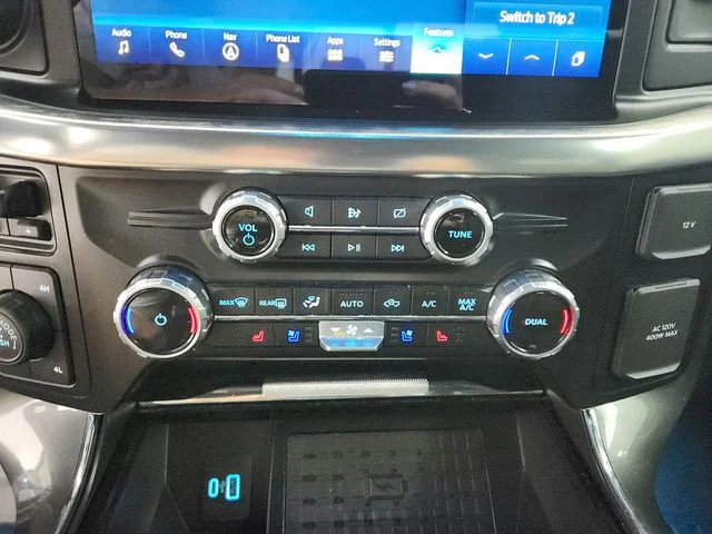 Used 2023 Silver Ford Lariat image 32
