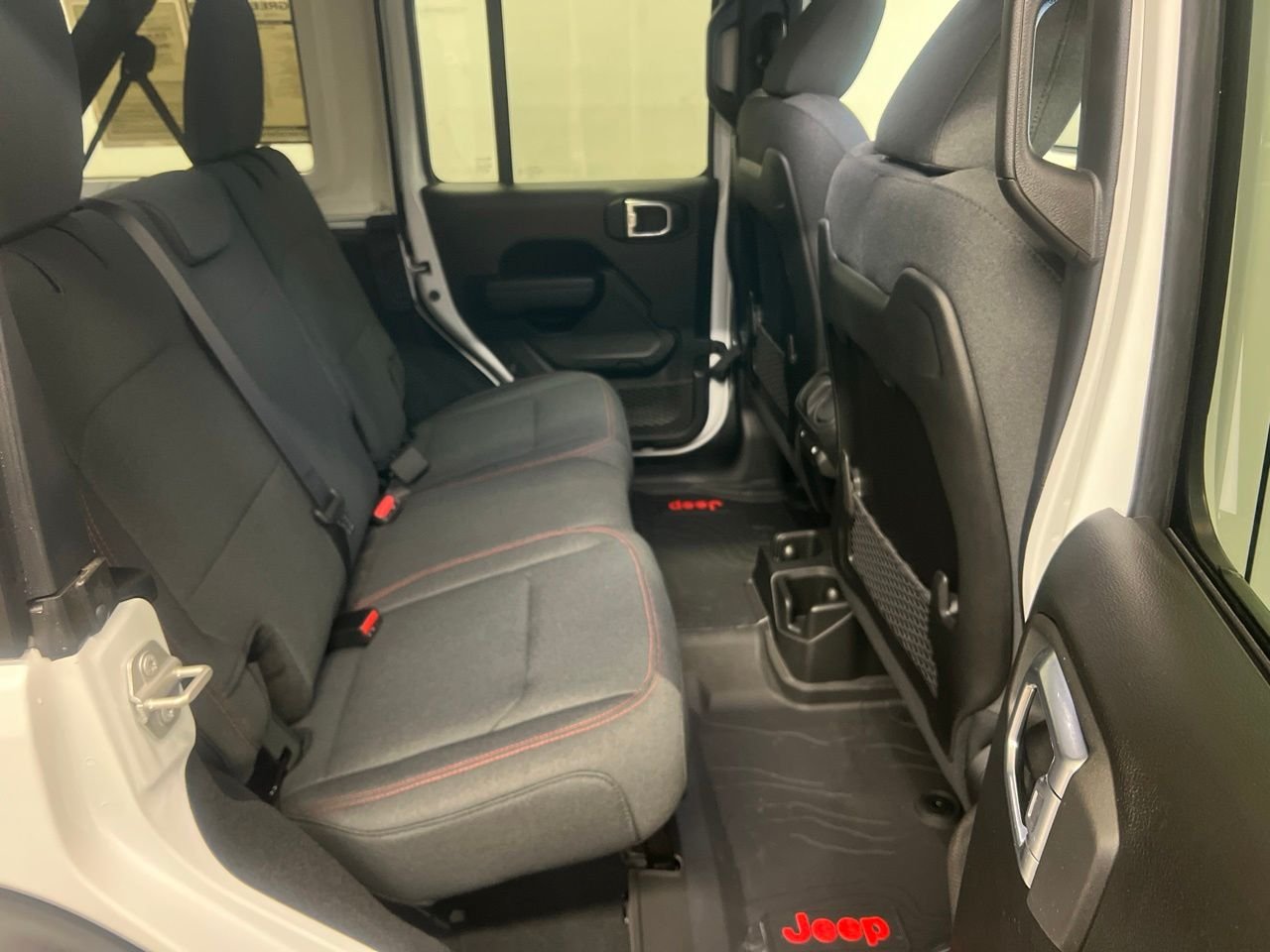 Used 2024 White Jeep Rubicon image 21