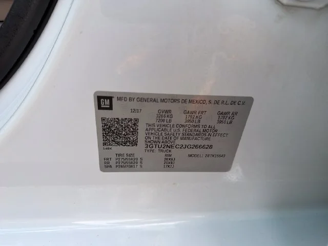 Used 2018 WHITE FROST TRICOAT GMC SLT image 32