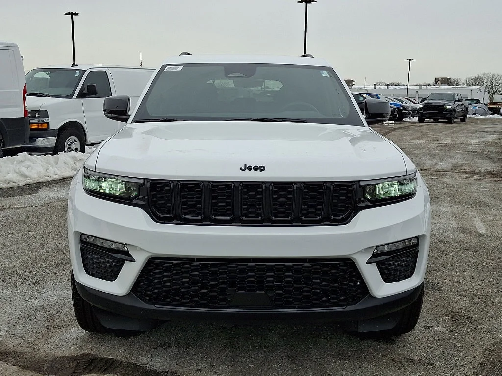 New 2025 Bright White Clear-Coat Exterior Paint Jeep Limited image 2