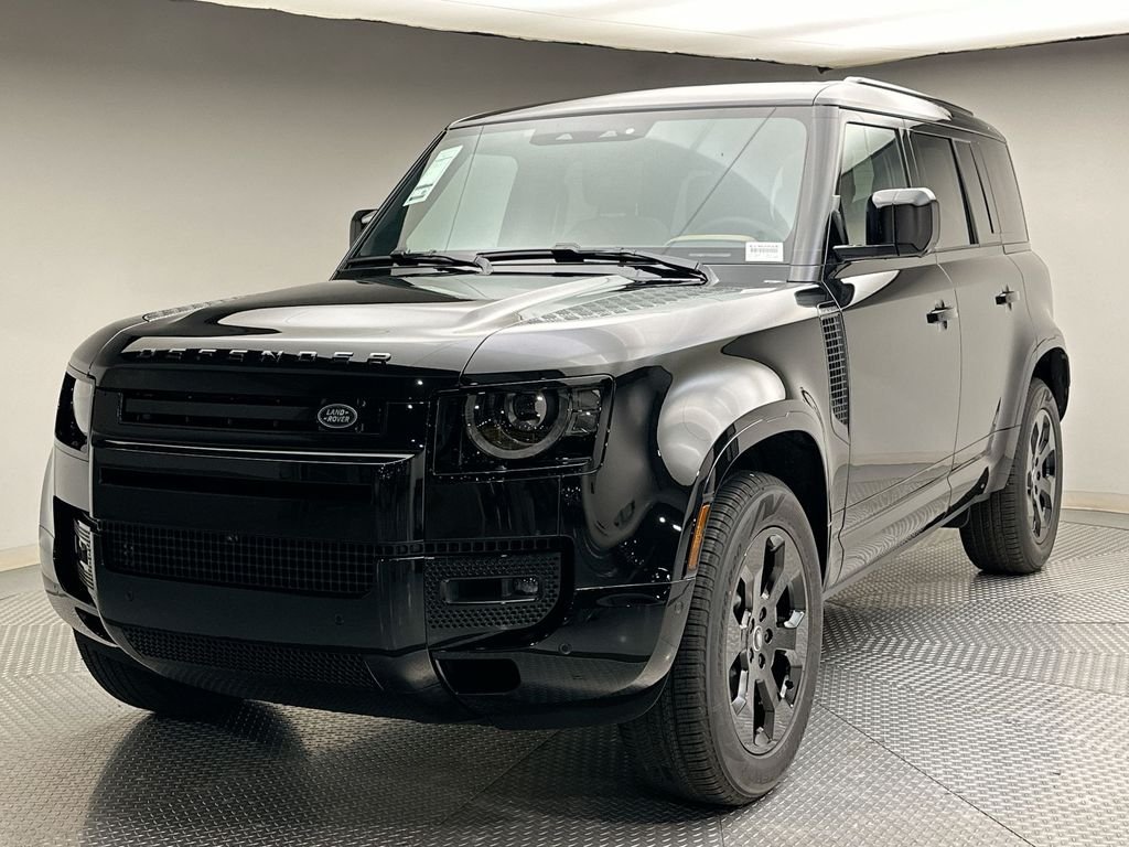 Used 2025 Santorini Black Metallic Land Rover X-Dynamic SE image 1