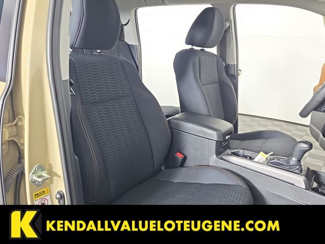 Used 2017  Toyota SR5 image 28