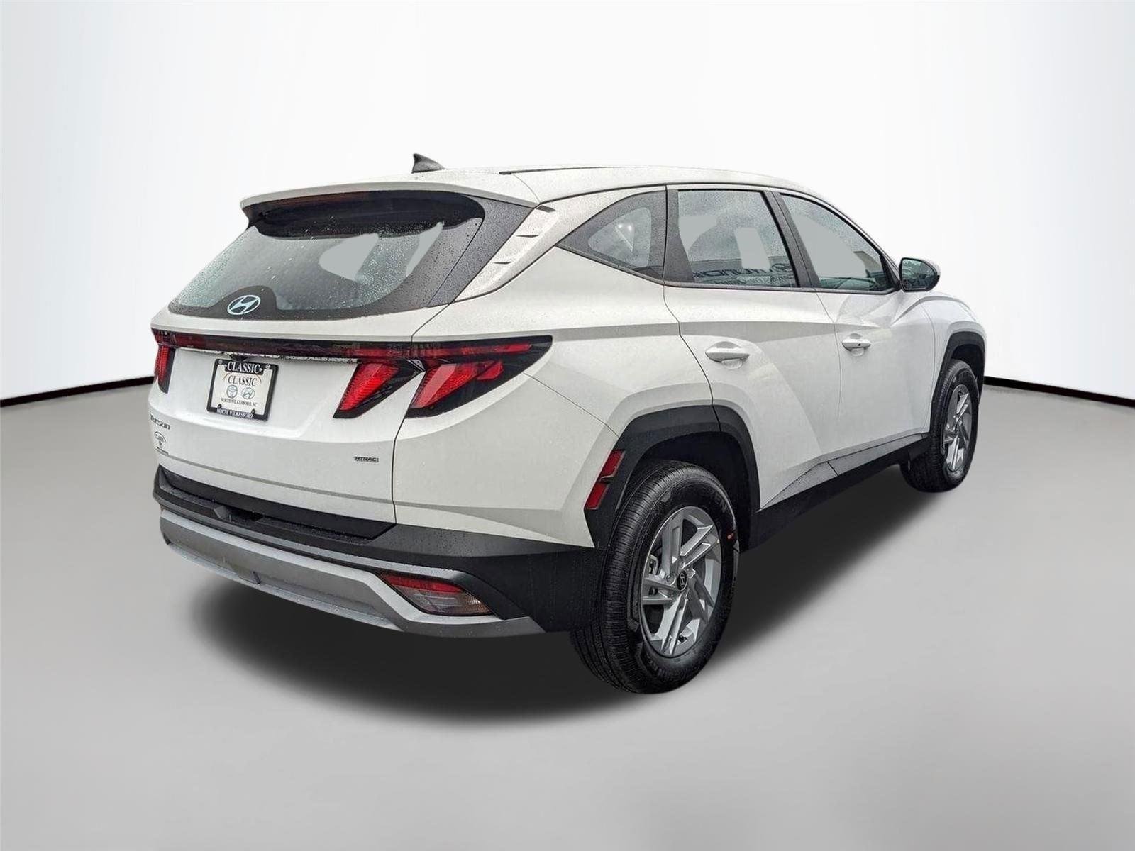 Used 2025 Serenity White Pearl Hyundai SE image 5