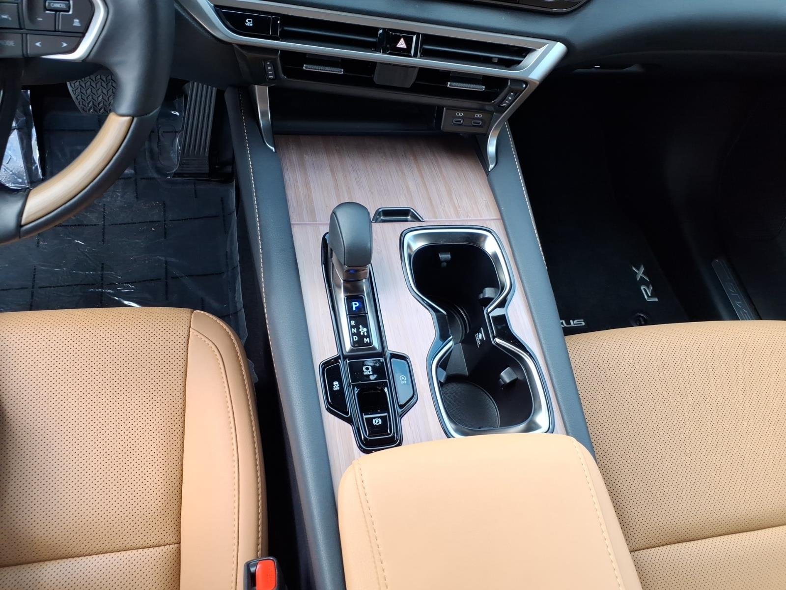 2025 Lexus RX 350 - Photo 16