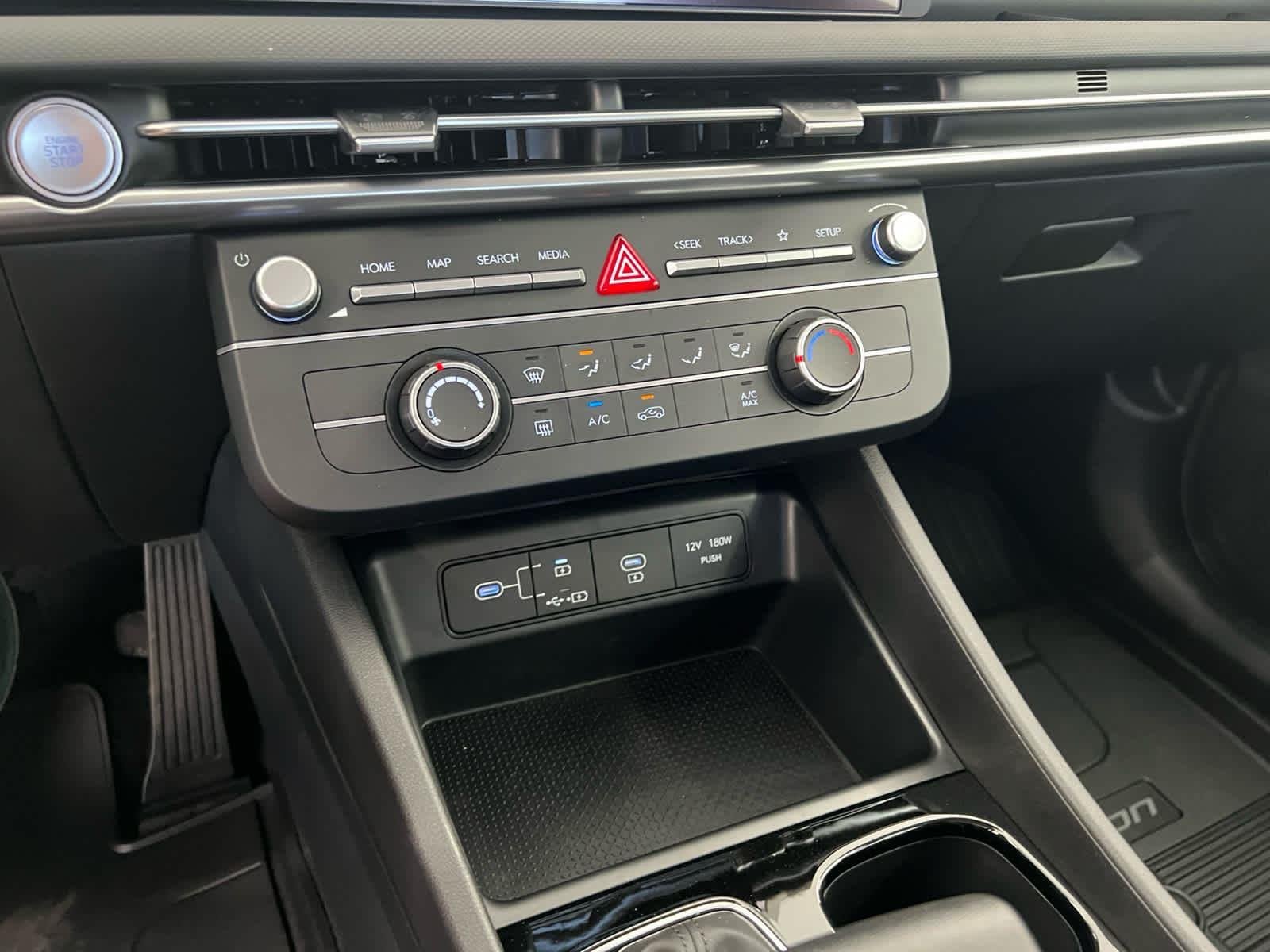 Used 2025 Ultimate Red Hyundai SE image 19