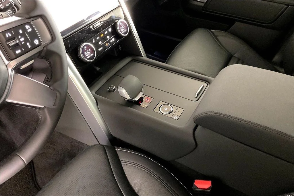 New 2026 White Land Rover S image 6