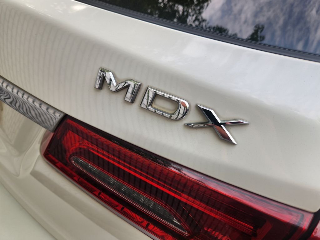 Used 2017 White Diamond Pearl Acura w/Technology Pkg image 11