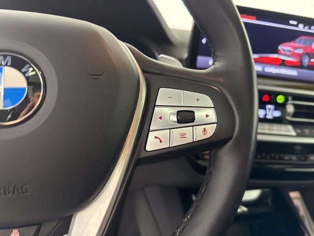 Used 2022  BMW xDrive30i image 30