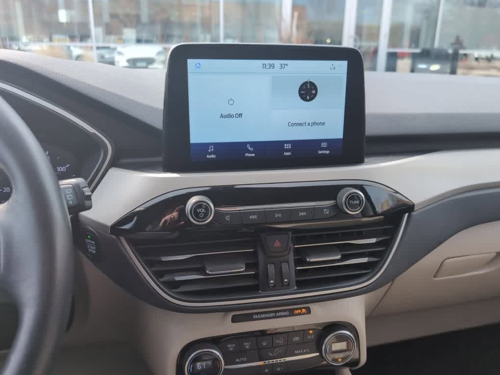 Used 2021 Ford Escape SE with VIN 1FMCU9G64MUA26014 for sale in Saint Louis Park, Minnesota