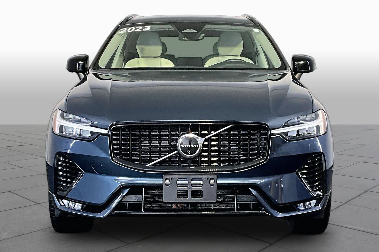 Pre-Owned 2023 Volvo XC60 Plus Dark Theme
